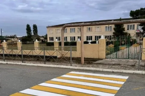 В Дербентском районе обновляют разметку у школ перед 1 сентября