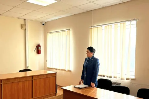 В Дербенте экс-заведующая колледжа получила 3,5 года колонии за торговлю оценками