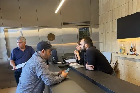 В Дербенте бизнес учится проверять возраст покупателей алкоголя через мессенджер MAX