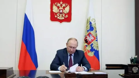 Владимир Путин посмертно наградил медалью «За спасение погибавших» волонтера Артема Михрабова из Дербентского района