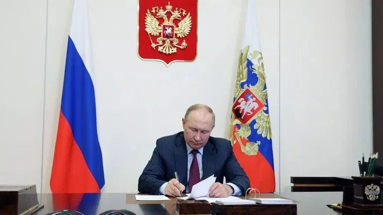 Владимир Путин посмертно наградил медалью «За спасение погибавших» волонтера Артема Михрабова из Дербентского района