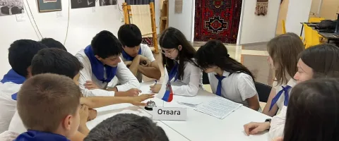 В Дербенте школьники проверили знания истории и культуры новых регионов России