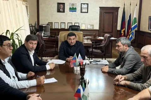 Эльман Аллахвердиев и Шуми Шабатаев обсудили развитие Дербентского района