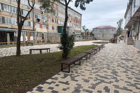 Завершается благоустройство сквера на улице 345-й ДСД