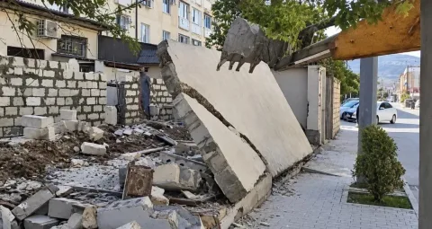 В Дербенте демонтировали восемь незаконных построек на трех улицах