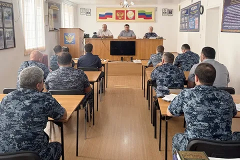 В СИЗО-2 Дербента сотрудники обсудили с ГИБДД ответственность за нарушения ПДД