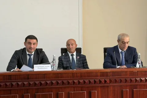 В Дербентском районе избрали новое руководство Собрания депутатов и утвердили проект бюджета