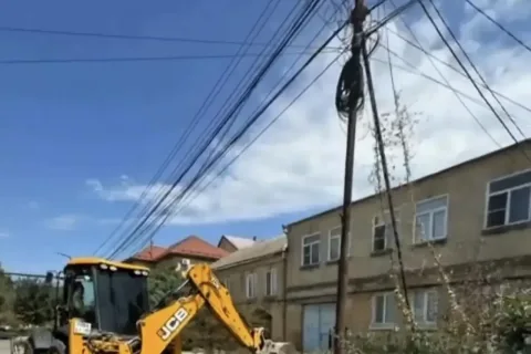 В Дербенте демонтируют незаконные заборы на трех улицах