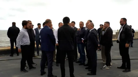 Замминистра экономразвития РФ Сергей Назаров проинспектировал стройку набережной в Дербенте