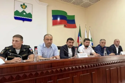 В Дербентском районе обсудили службу по контракту и соцгарантии для бойцов