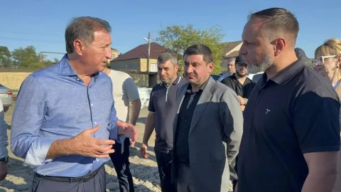 Заур Аскендеров посетил Дербентский район: газификация, новые школы и встречи с активом