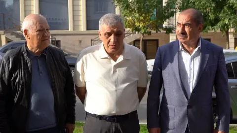 В Дербенте увековечили память кавалера ордена Мужества Вадима Гусейнова