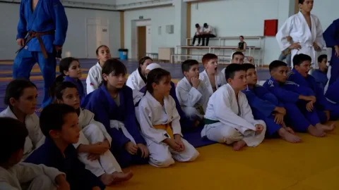 В Дербенте отметили День физкультурника мастер-классом от Камала Хан-Магомедова