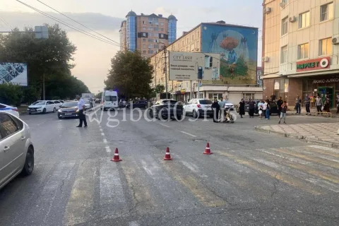 В Дербенте шестилетний мальчик попал под колеса кроссовера на пешеходном переходе